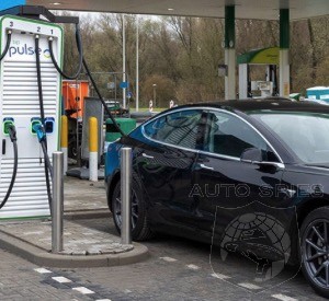 Oil Giant BP Cuts Jobs and Scales Back EV Charging Business Claiming Investment Didn t Pay Off